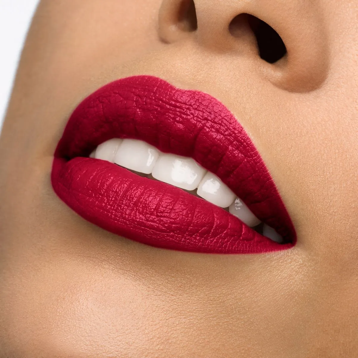 Christian Louboutin Rouge Louboutin Silky Satin – Satin lipstick – Rouge Louboutin 001 - Beauty - alternate view 7